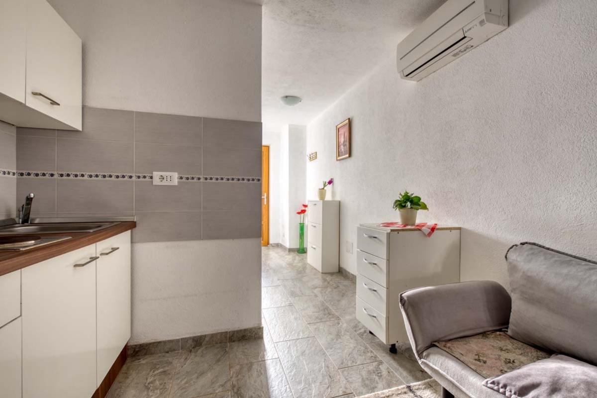 Apartments Ina & Ika 罗维尼 外观 照片